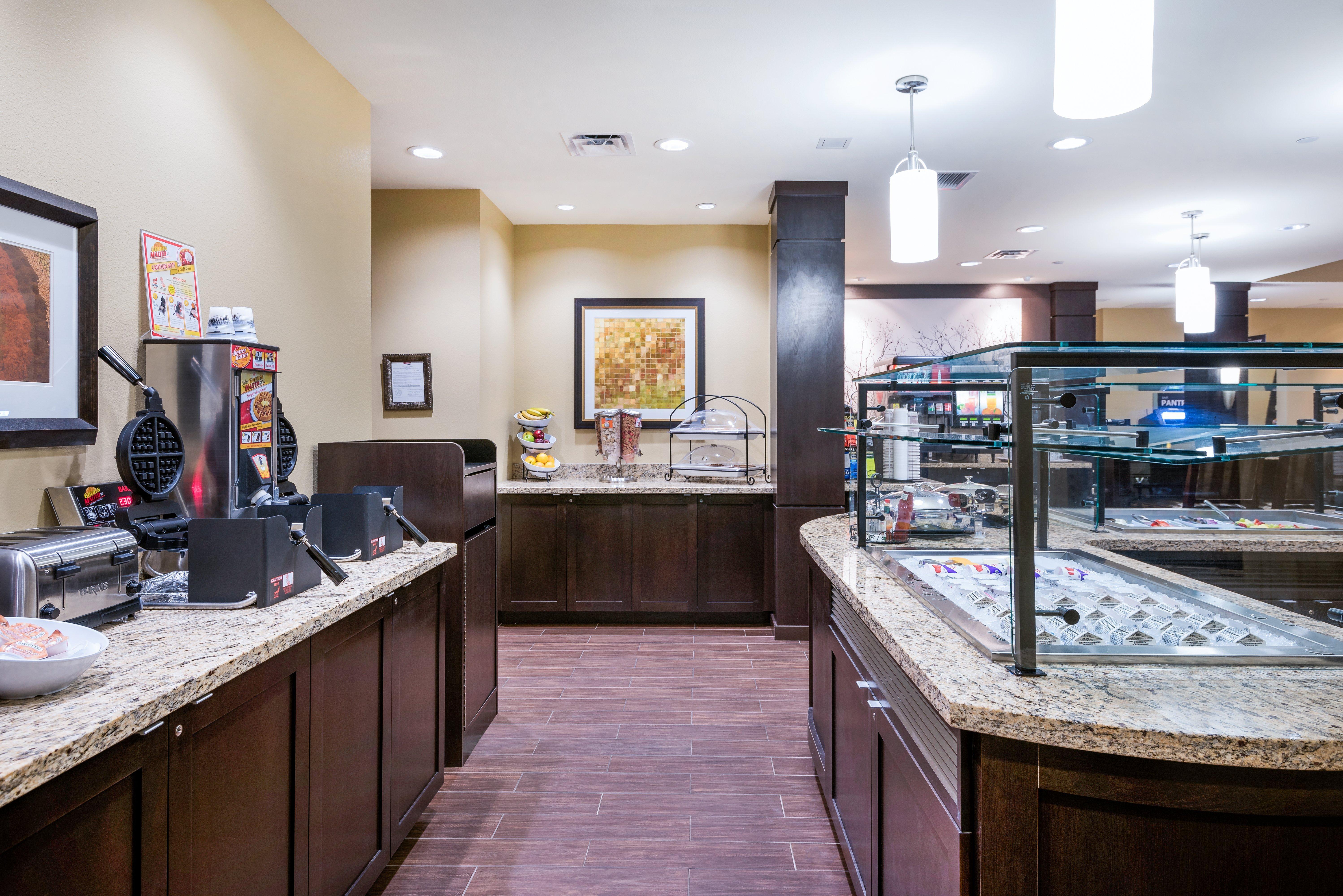 Staybridge Suites Eau Claire - Altoona By Ihg Ngoại thất bức ảnh