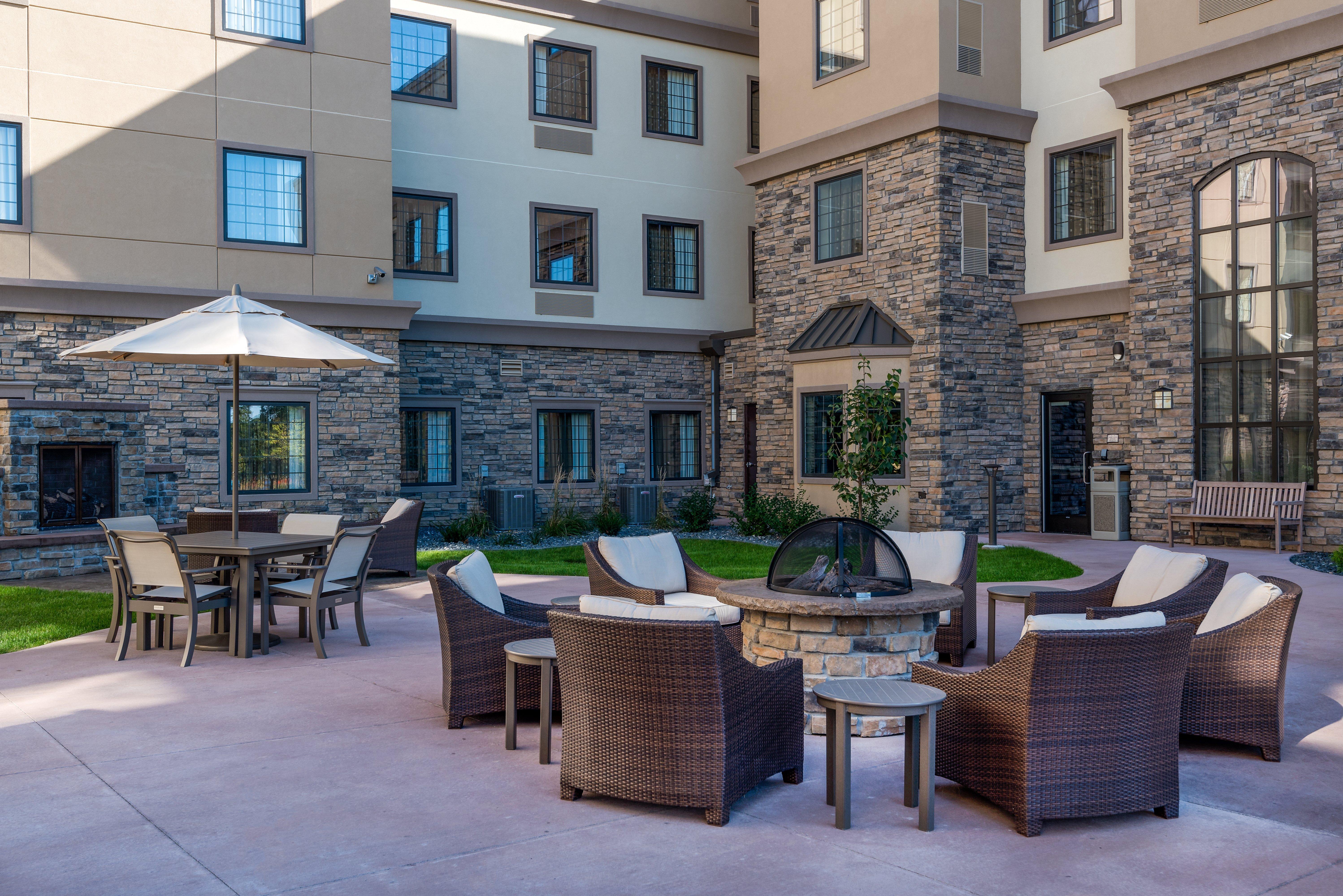 Staybridge Suites Eau Claire - Altoona By Ihg Ngoại thất bức ảnh