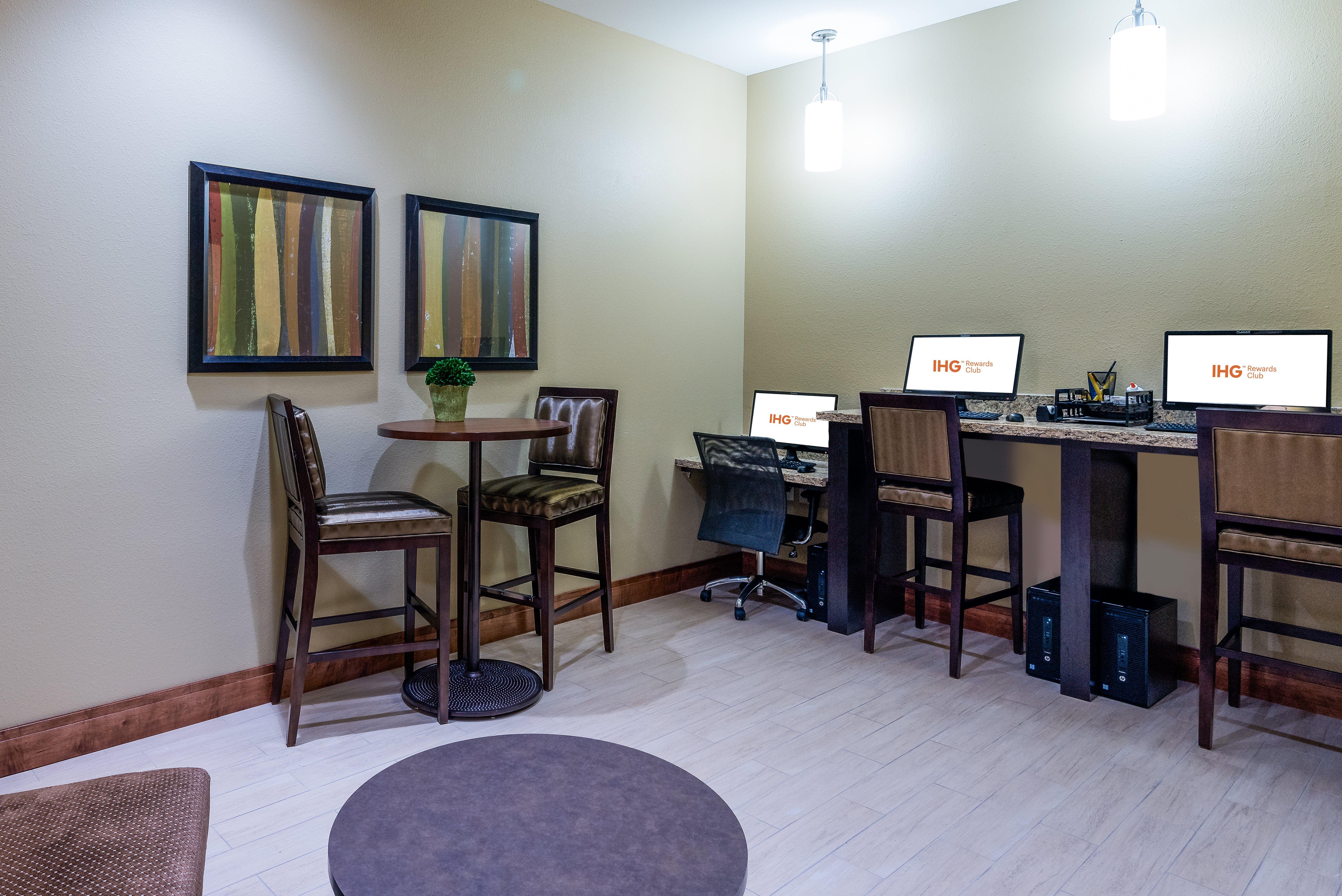 Staybridge Suites Eau Claire - Altoona By Ihg Ngoại thất bức ảnh