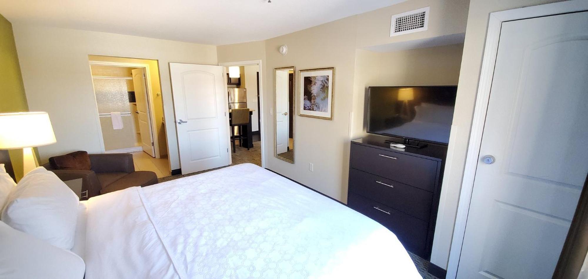 Staybridge Suites Eau Claire - Altoona By Ihg Ngoại thất bức ảnh